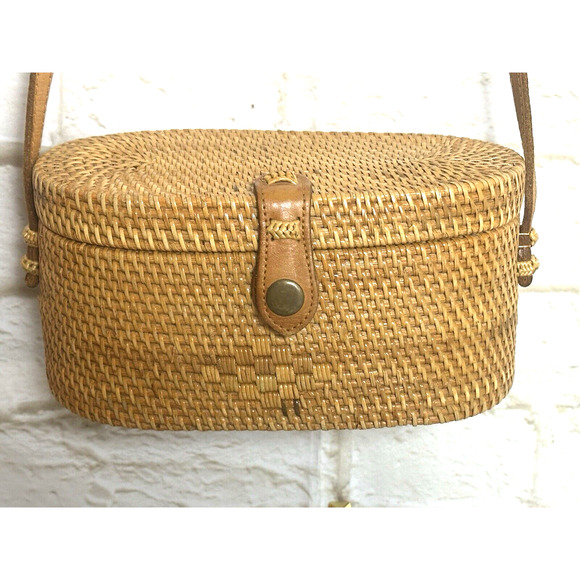 Unbranded Handbags - Rattan Straw Oval Handbag Leather Strap Straw Handbag